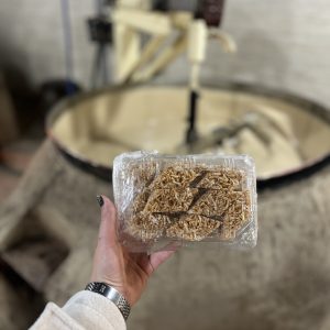 برنجک با شکر سرخ_وزن 170 گرم_قیمت 95.000 تومان🌱